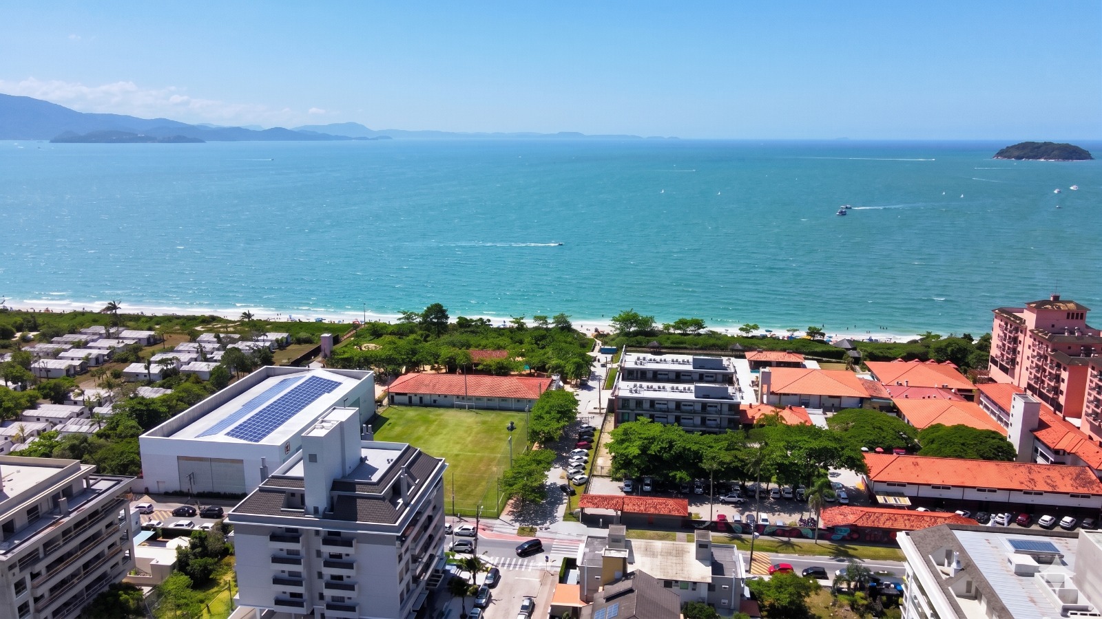 Imóveis à venda em Jurerê: O guia para investir no Norte da Ilha